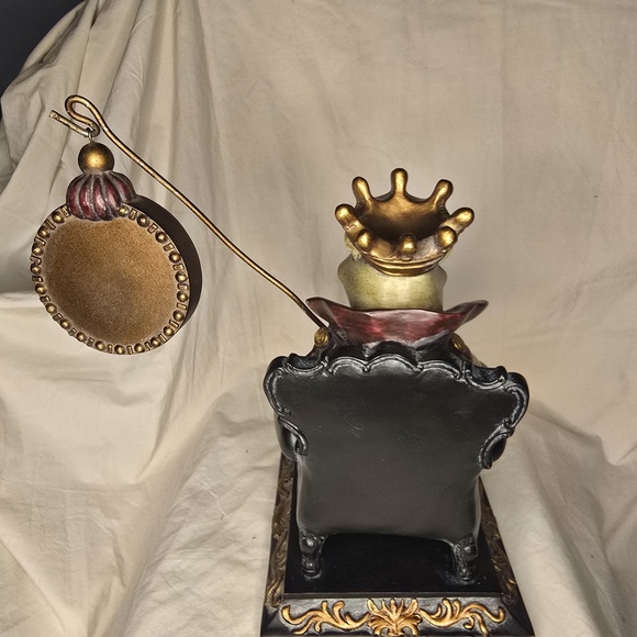 Frog Prince Figure With Clock - Picture 3 of 10